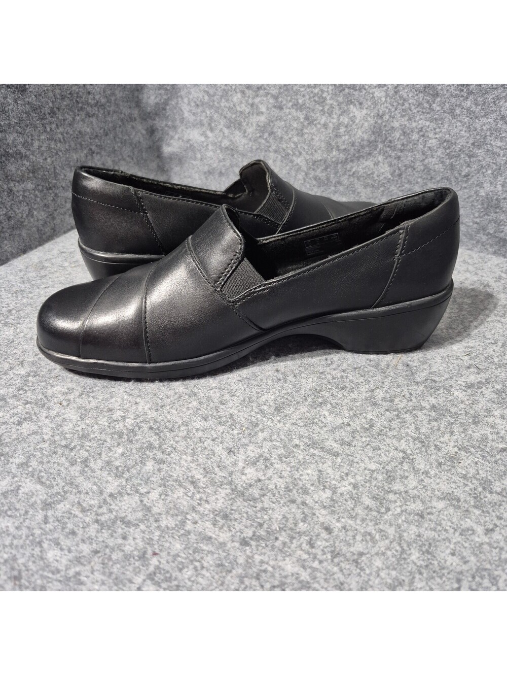 Clarks Collection- Black Leather Slip On - Comfort Shoes - Womens Sz 8M - Picture 2 of 11
